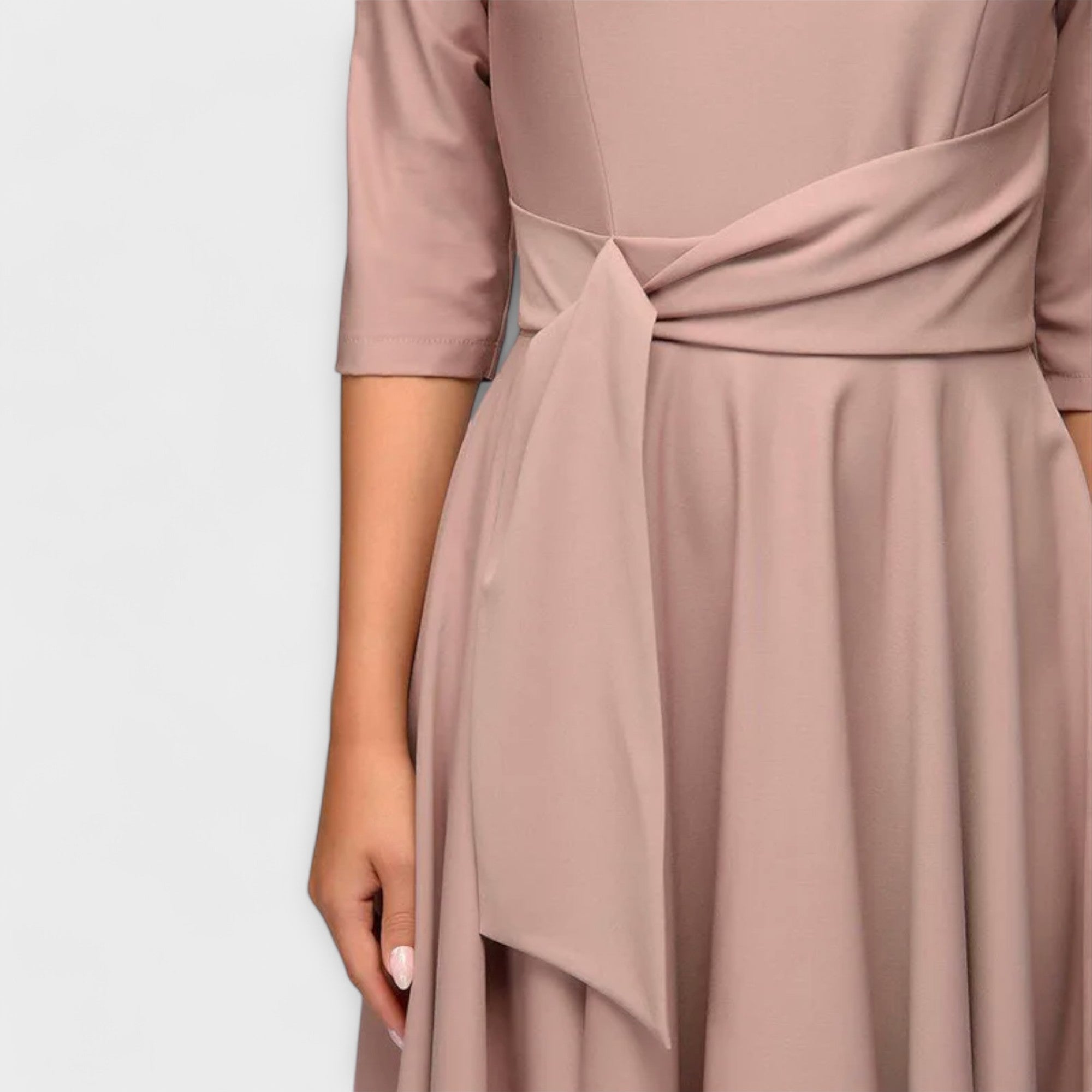 Elegancka sukienka Swing