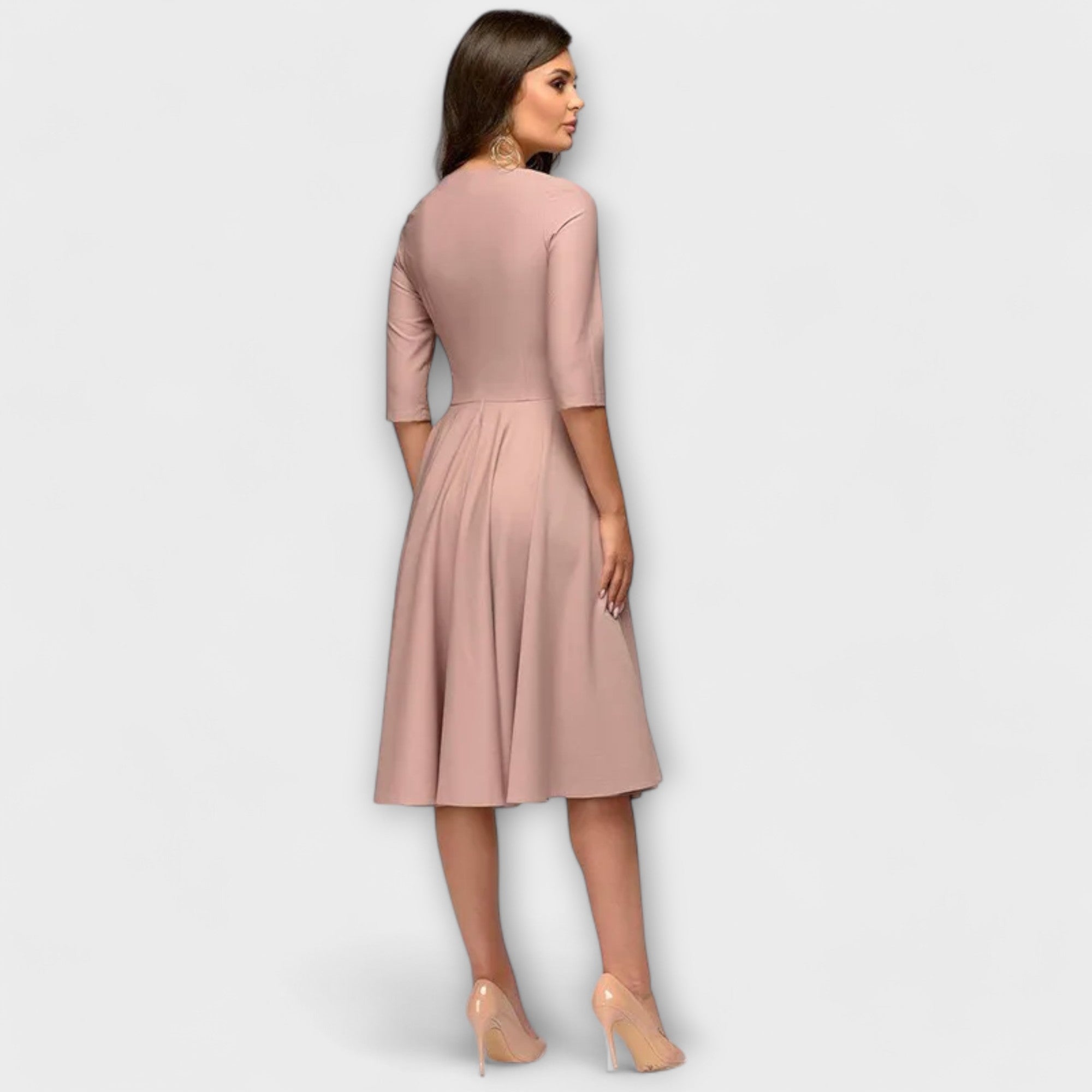 Elegancka sukienka Swing